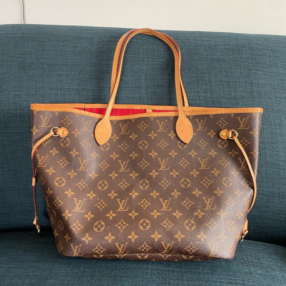 Authentic, pre-loved Louis Vuitton Neverfull MM monogram/cherry red *PURSE ONLY*